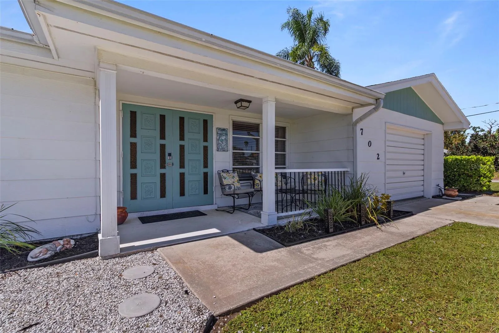 702 POINCIANA RD
