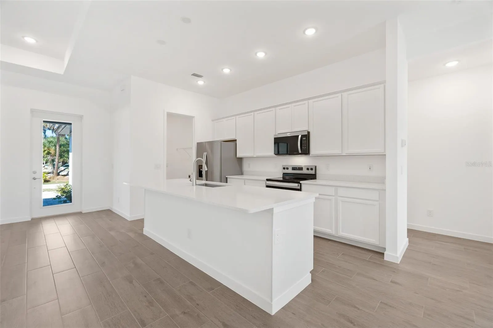 384 TAZEWELL DR