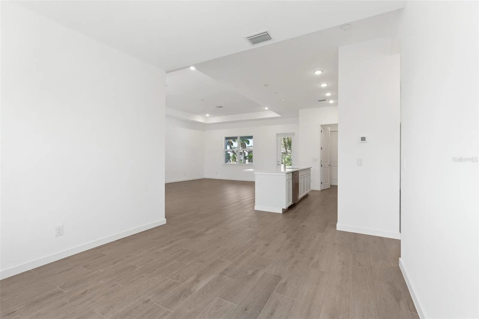 384 TAZEWELL DR