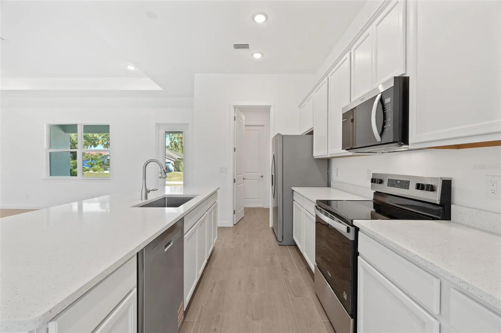 384 TAZEWELL DR