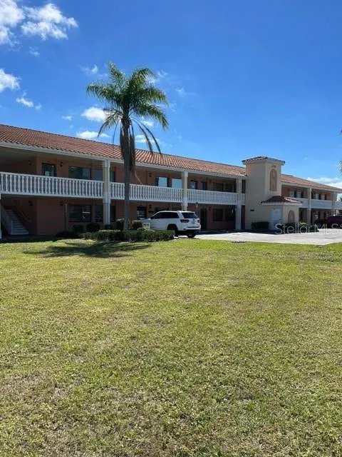 3390 TAMIAMI TRL #203, #203