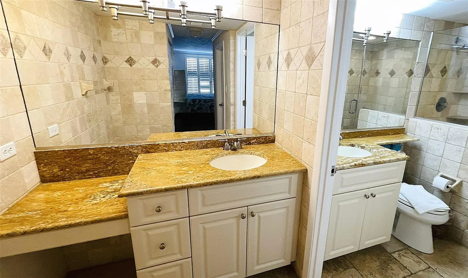 6480 MIDNIGHT PASS RD #403, #403