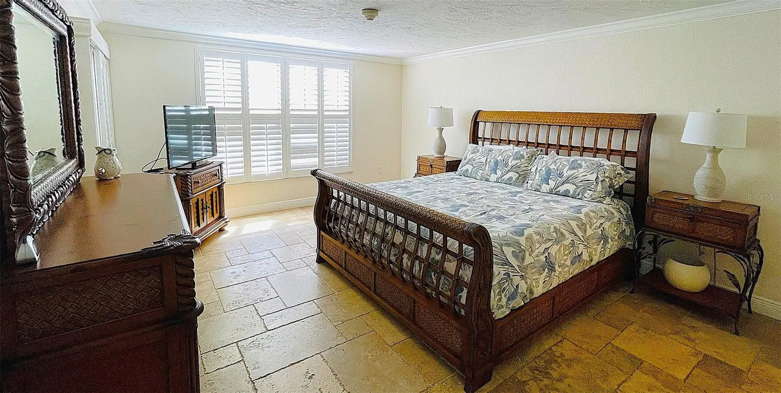 6480 MIDNIGHT PASS RD #403, #403