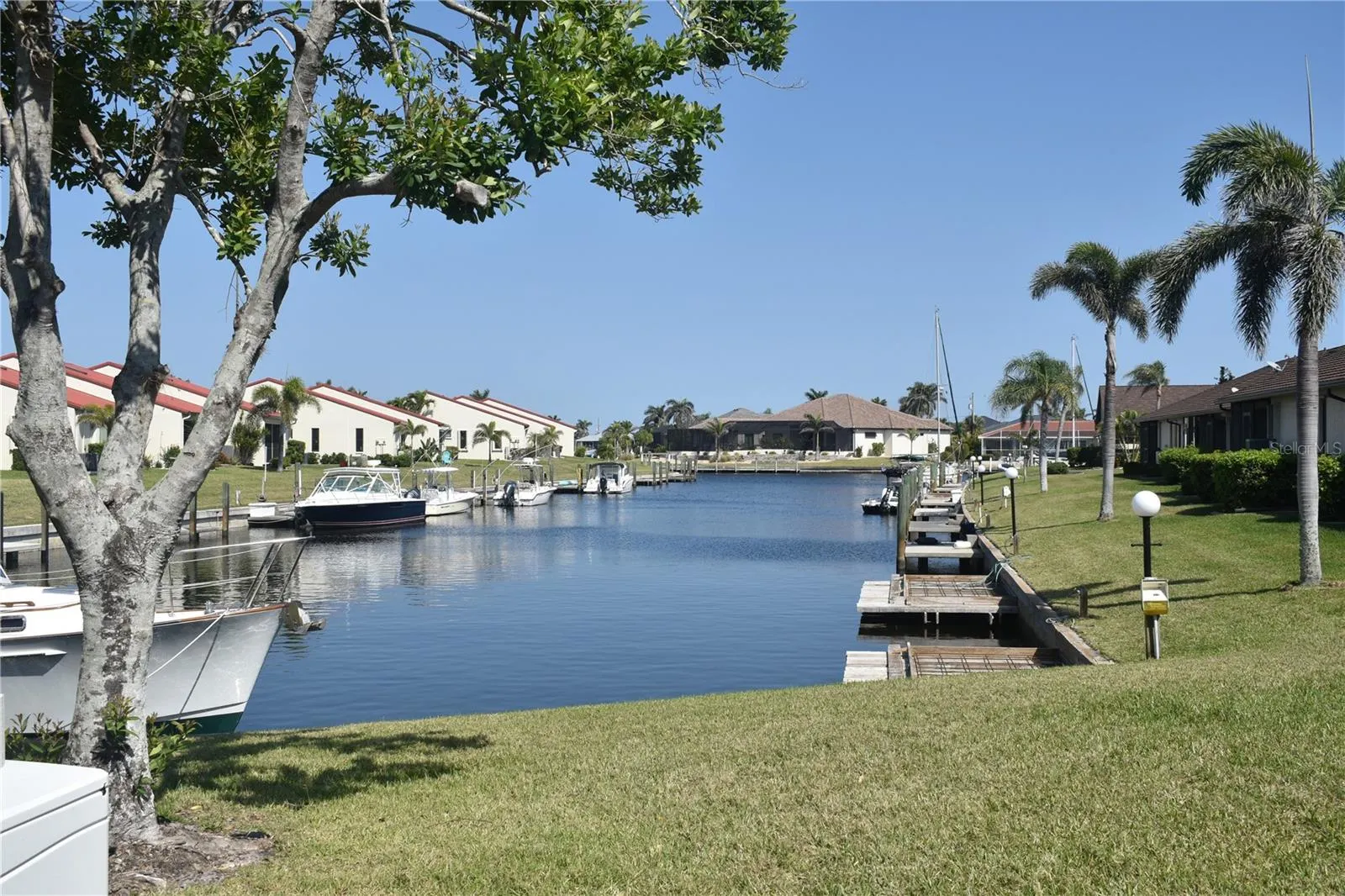 3920 BAL HARBOR BLVD #B1, #B1