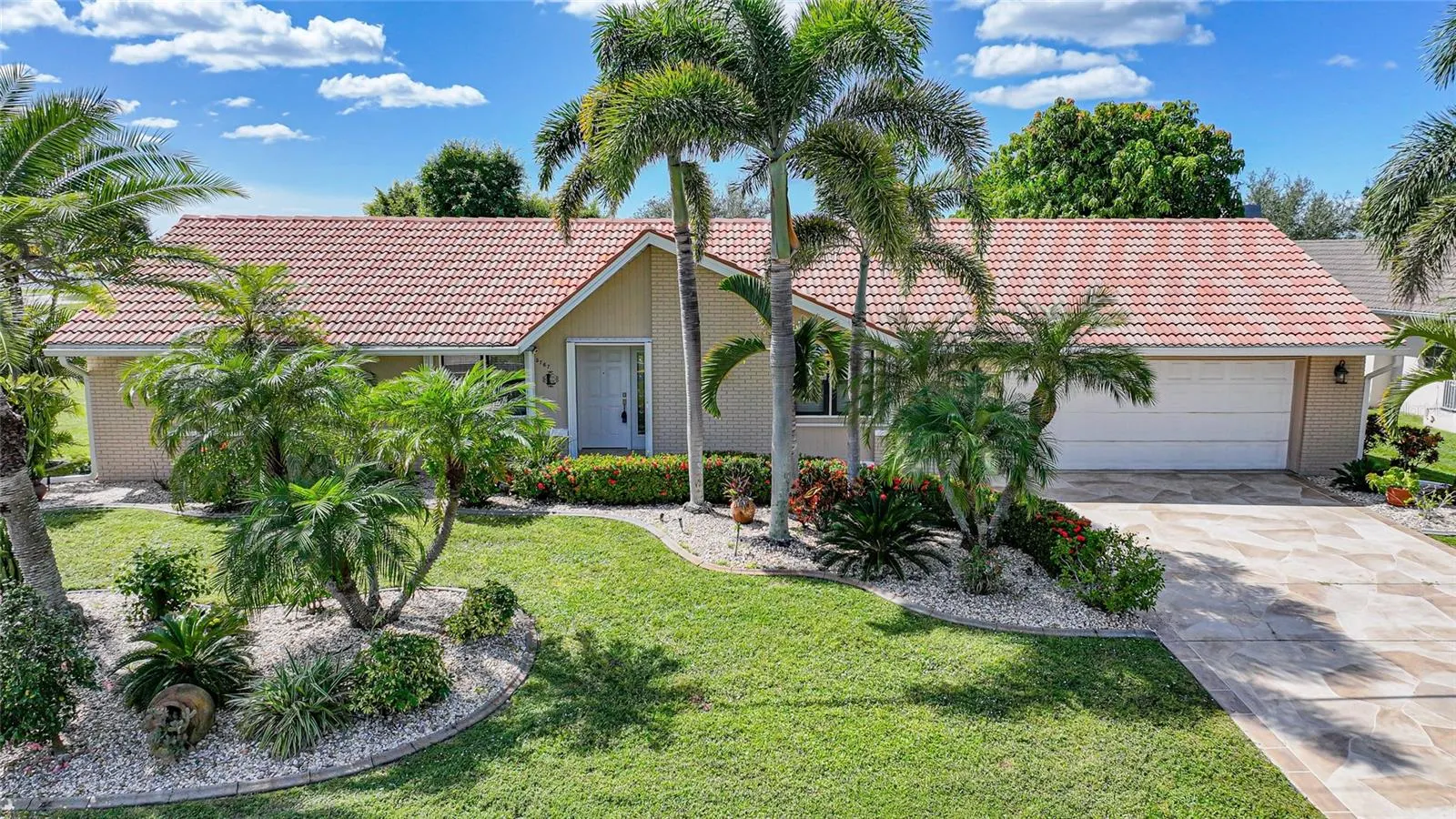3767 TRIPOLI BLVD