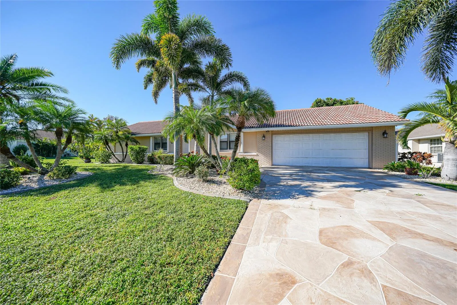 3767 TRIPOLI BLVD