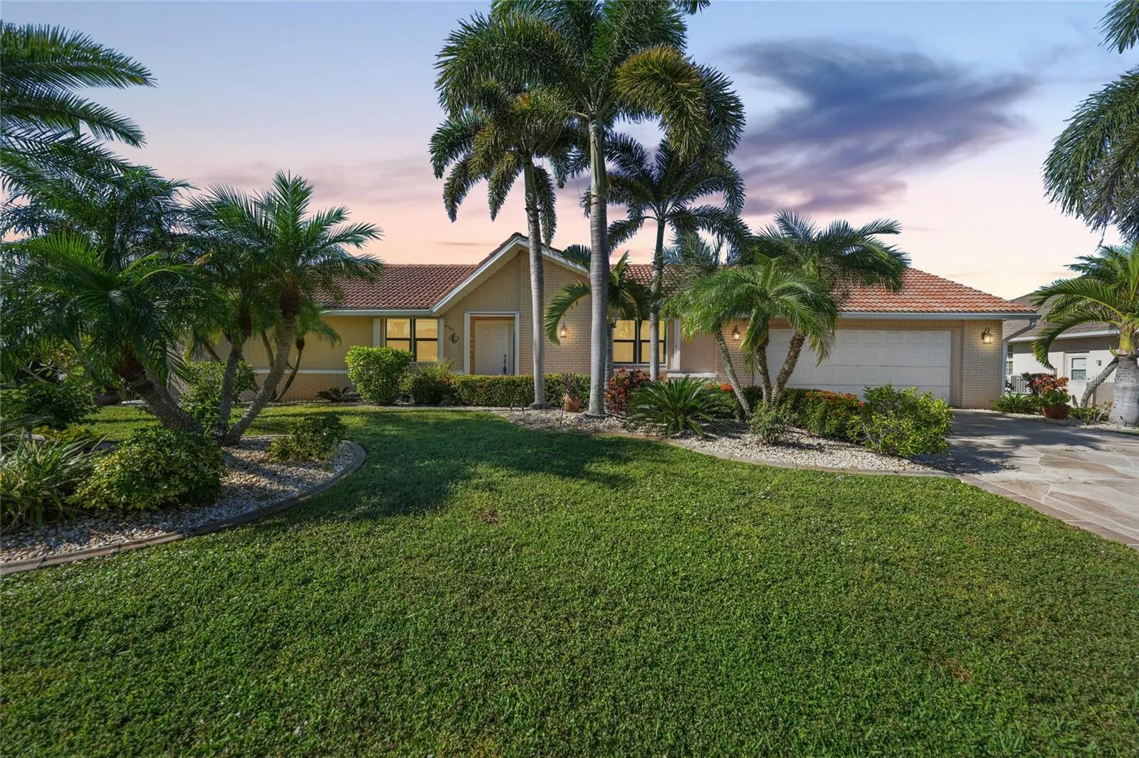 3767 TRIPOLI BLVD