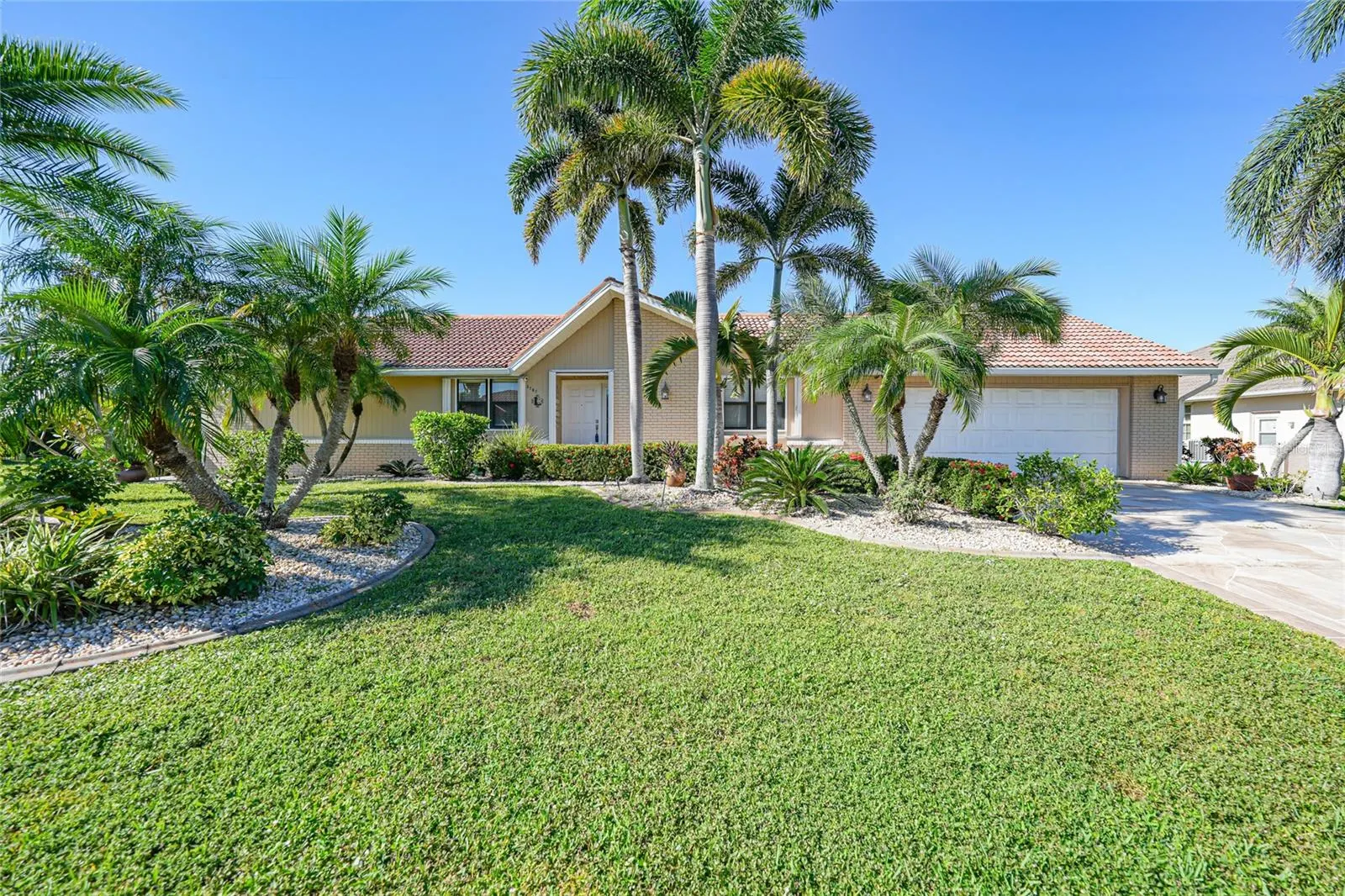 3767 TRIPOLI BLVD