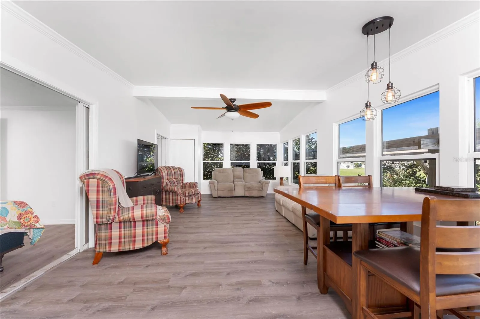 7548 RATAN CIR