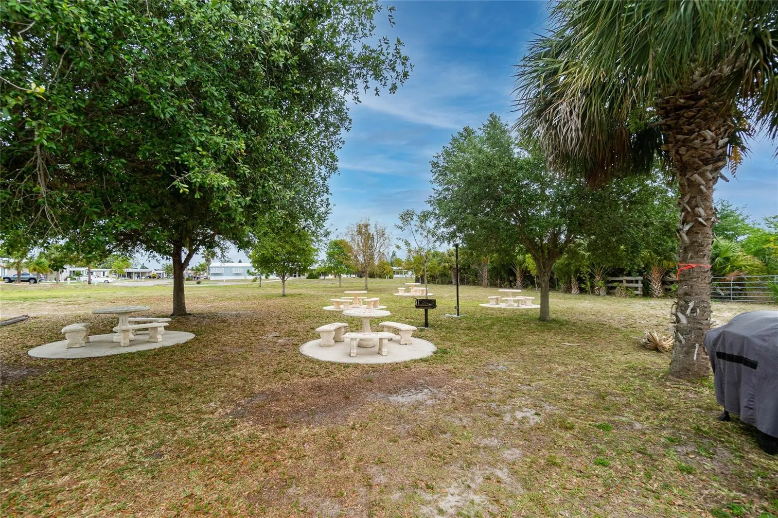7548 RATAN CIR