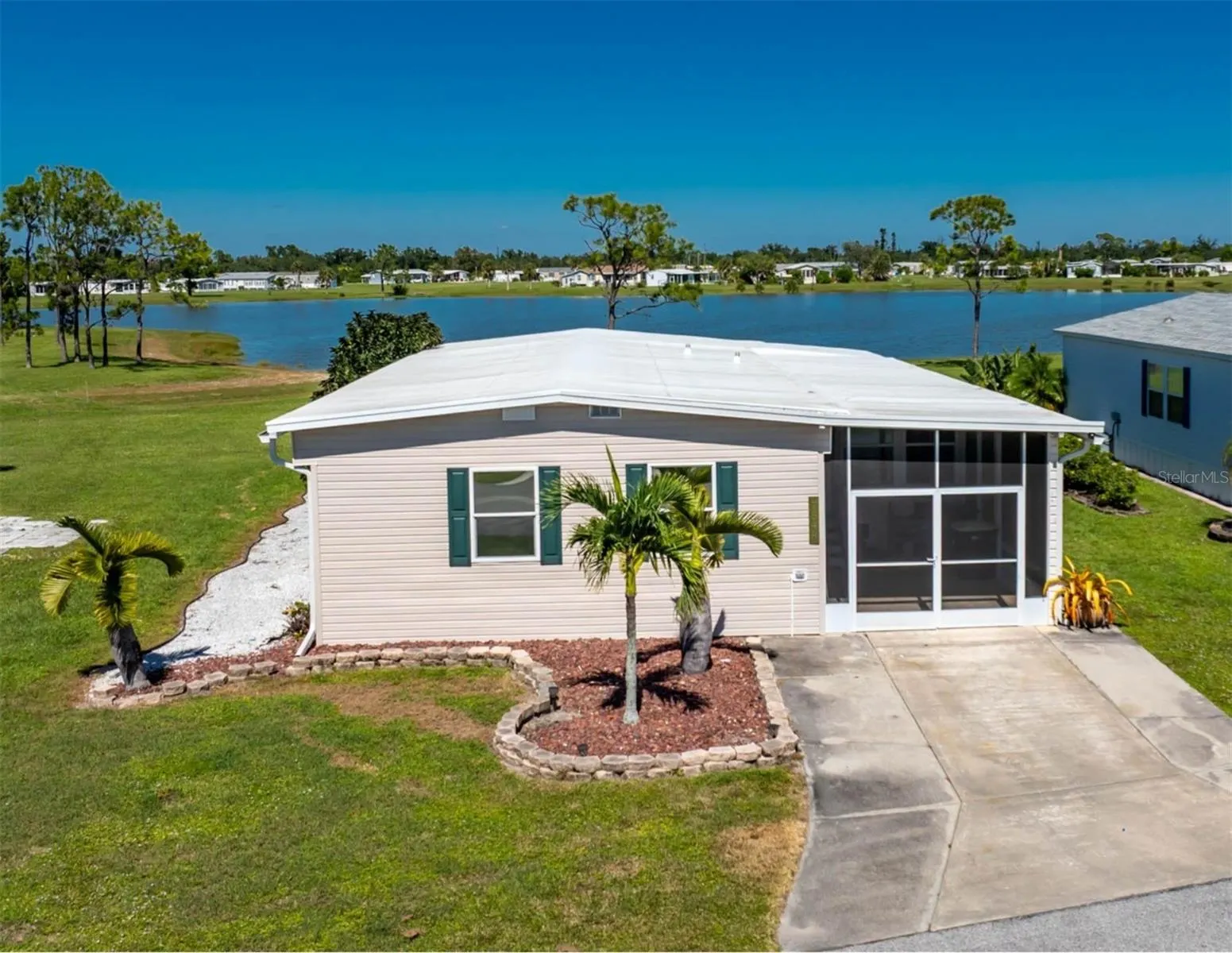 7548 RATAN CIR