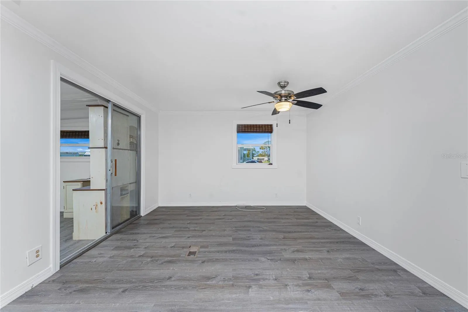 7548 RATAN CIR