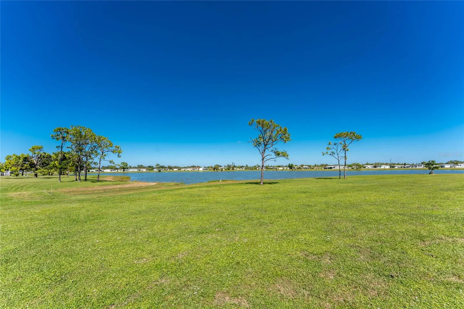 7548 RATAN CIR