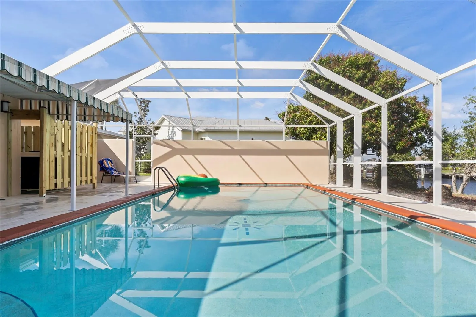 125 SMALL ST SE
