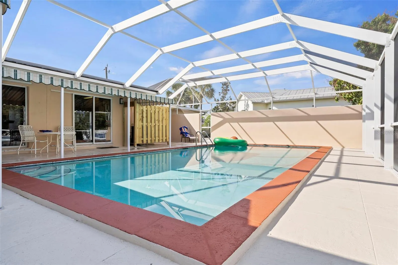 125 SMALL ST SE
