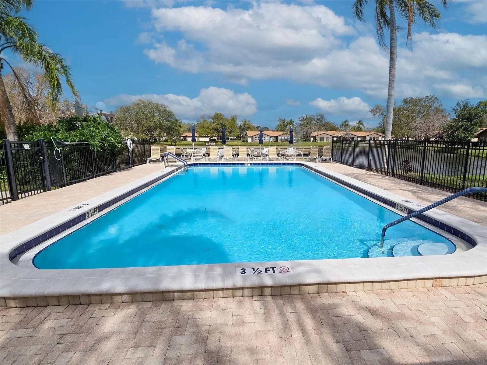 623 OAK HILL CIR #28, #28
