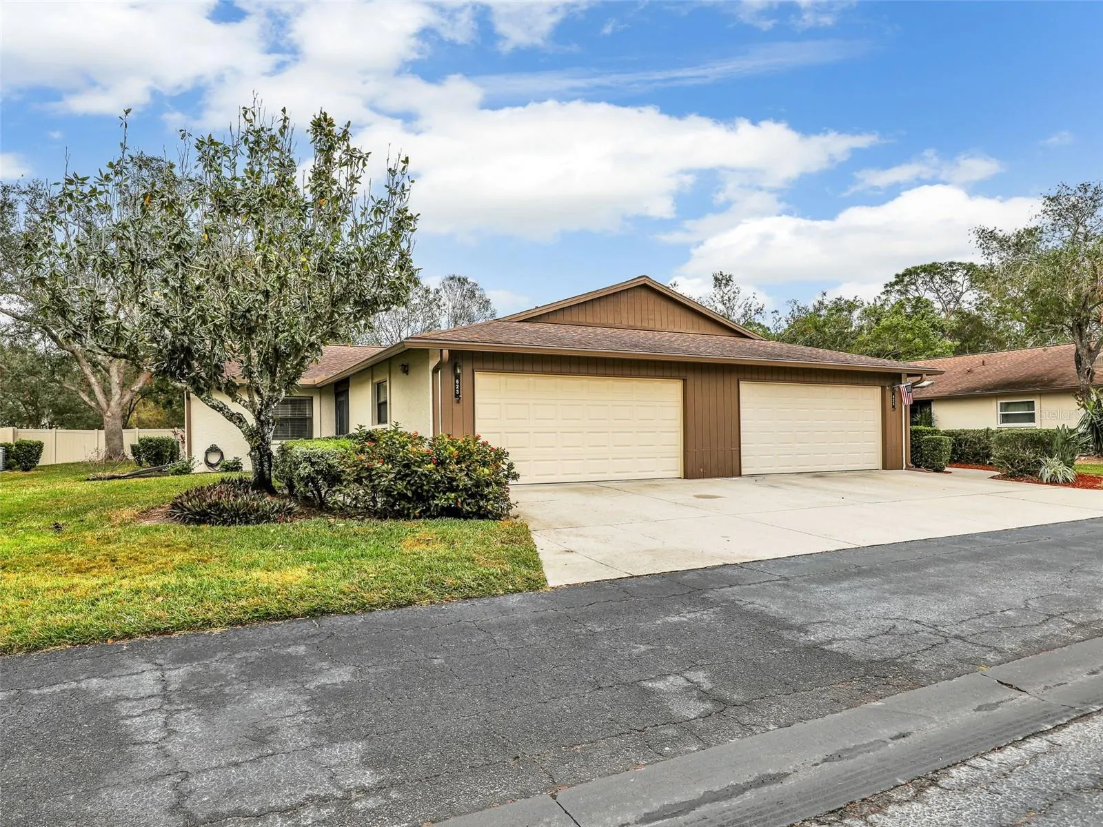 623 OAK HILL CIR #28, #28