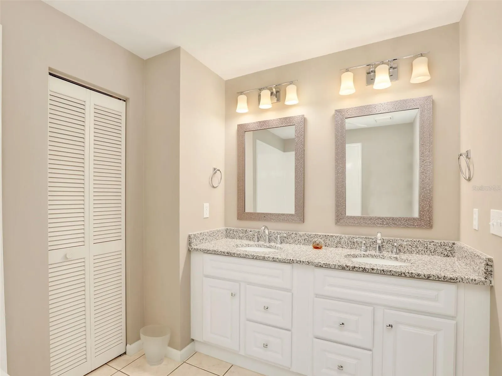623 OAK HILL CIR #28, #28