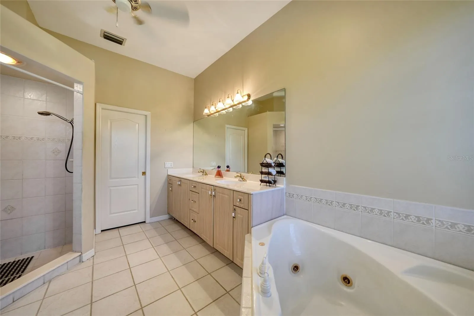 26089 TEMPLAR LN