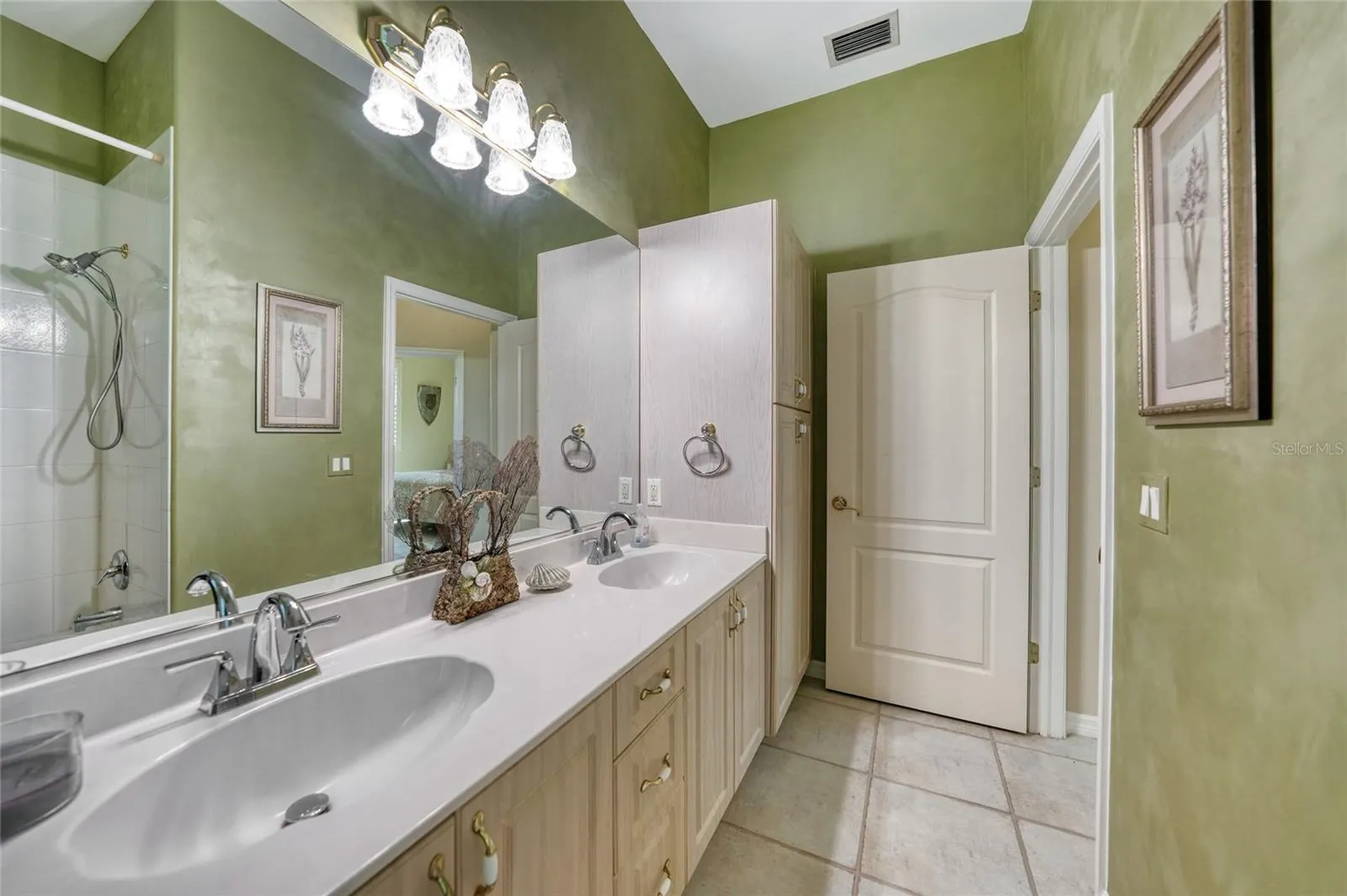 26089 TEMPLAR LN