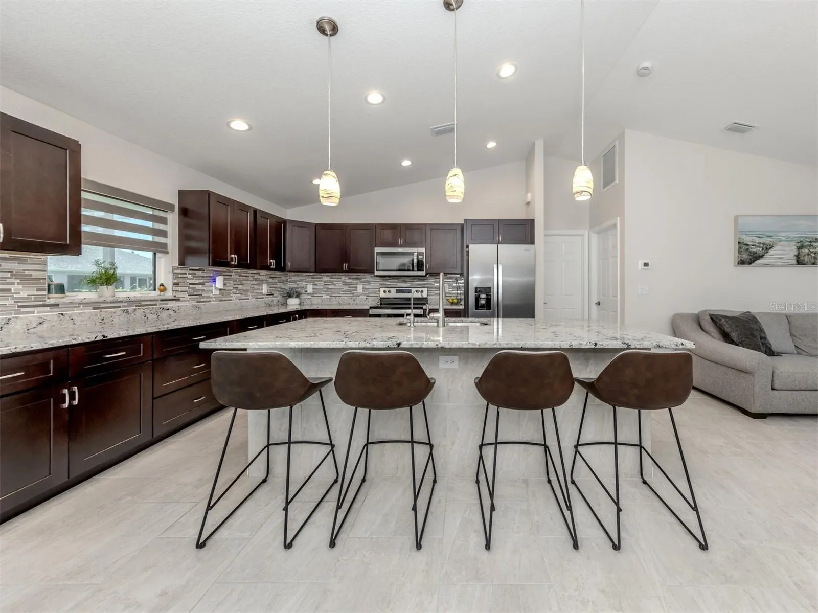 2775 WYOLA AVE