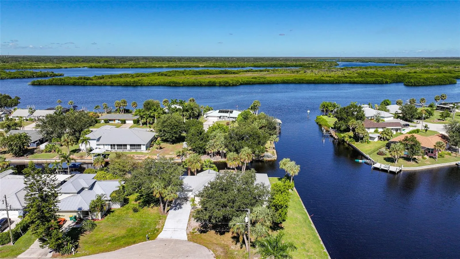 2037 PALM HARBOR TER