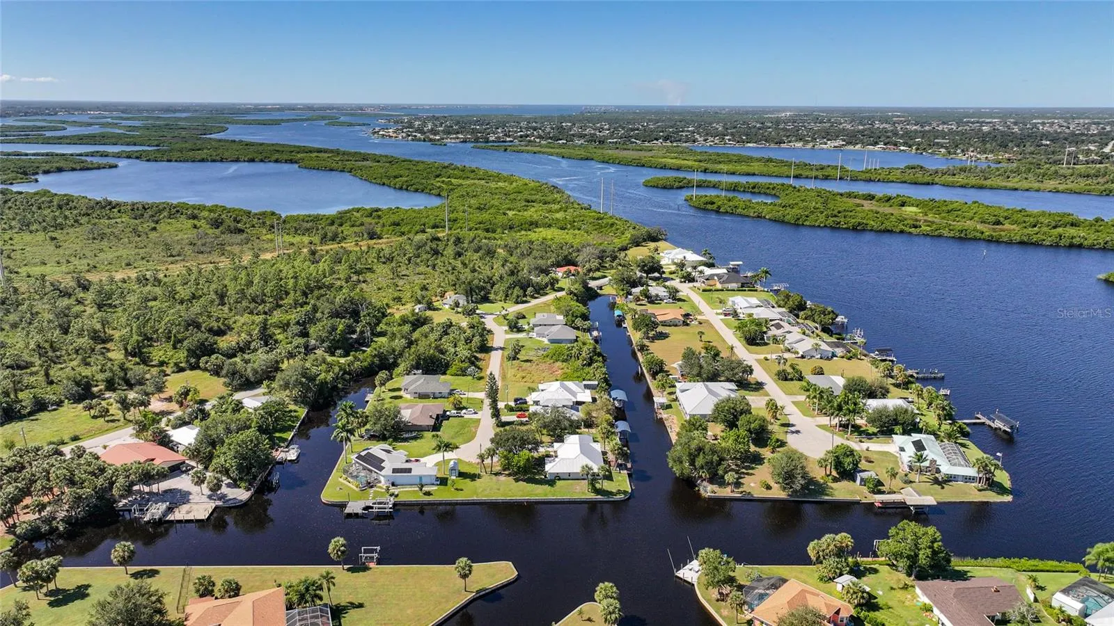 2037 PALM HARBOR TER