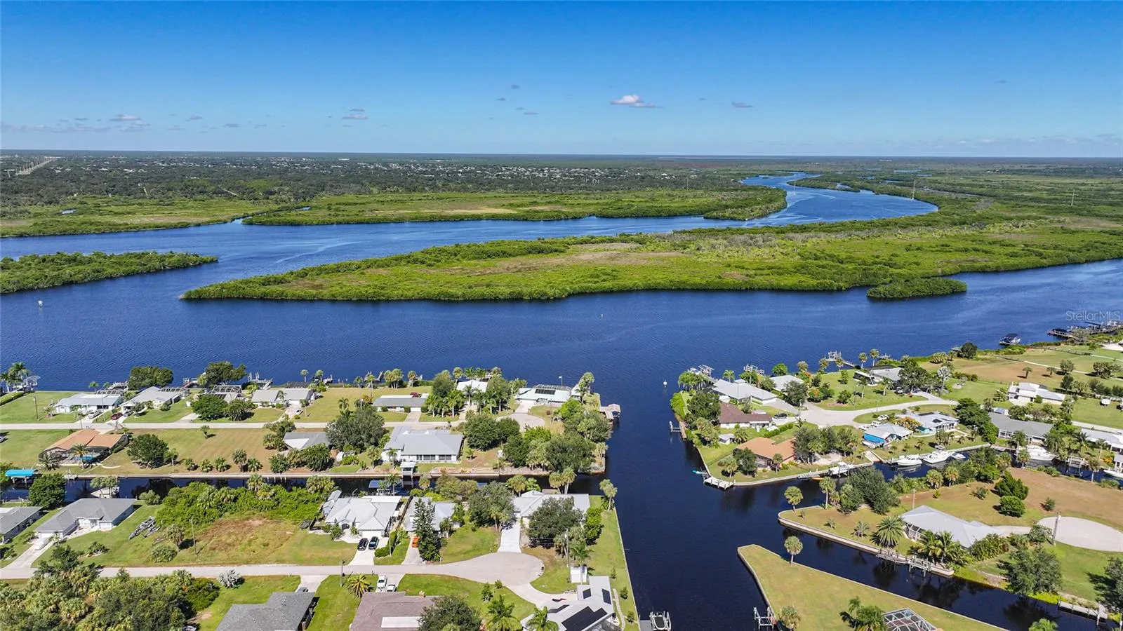 2037 PALM HARBOR TER