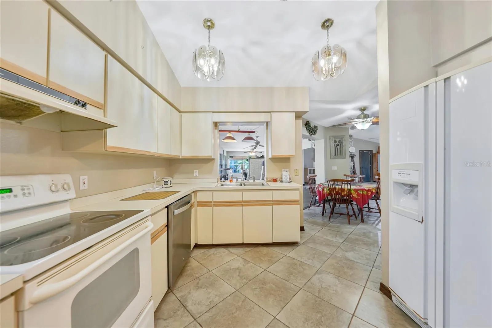 2037 PALM HARBOR TER