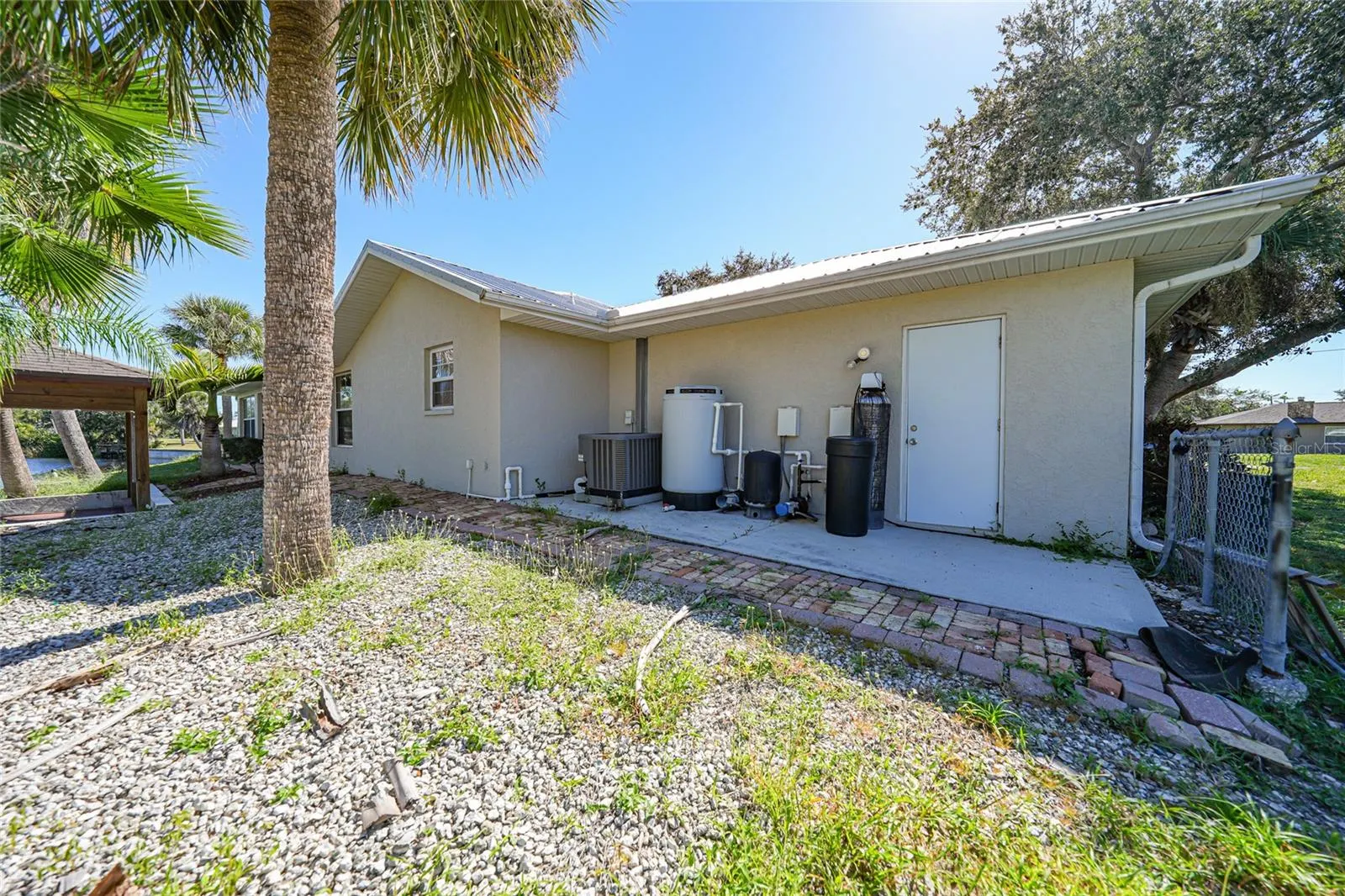 2037 PALM HARBOR TER