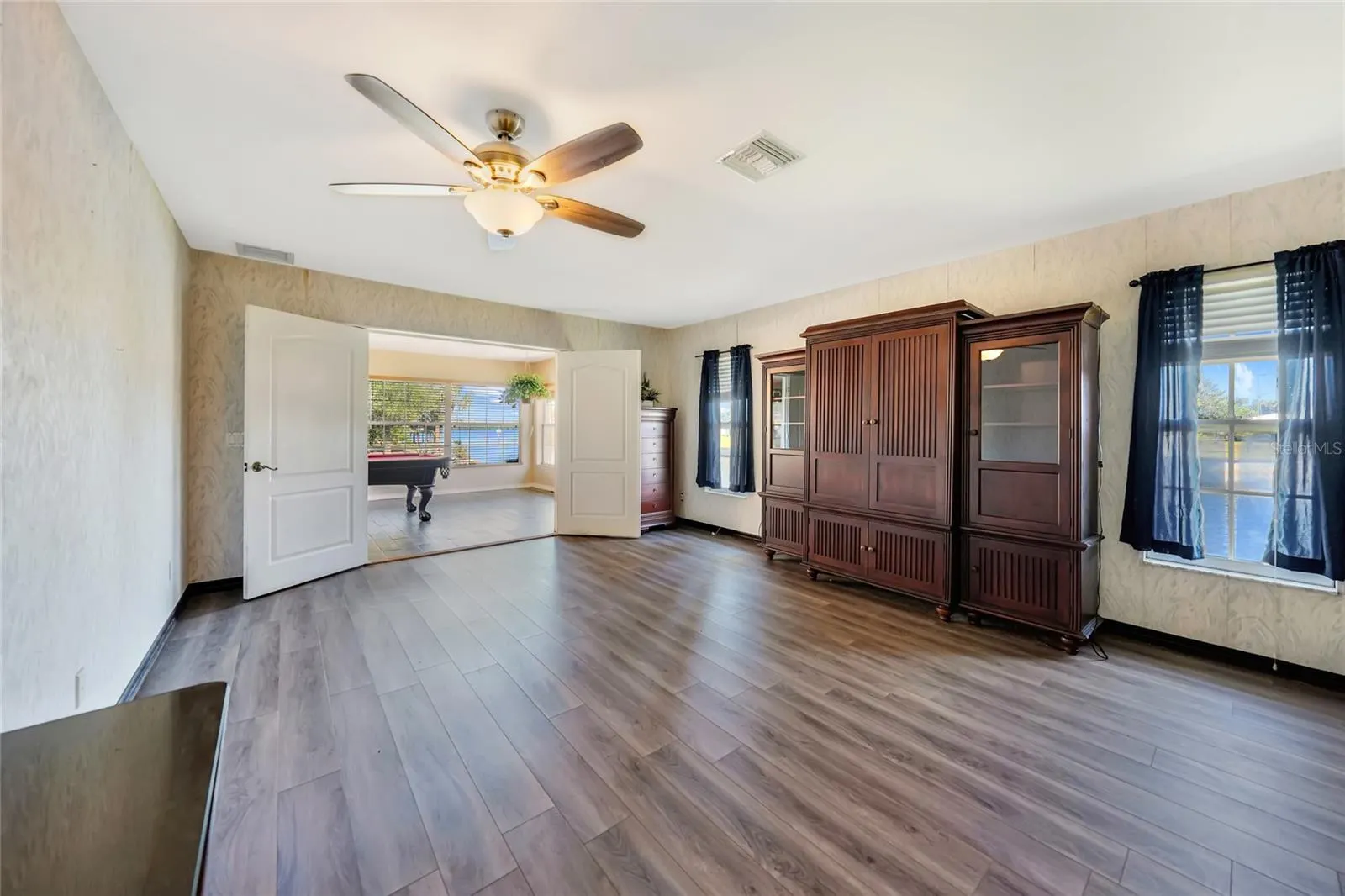 2037 PALM HARBOR TER