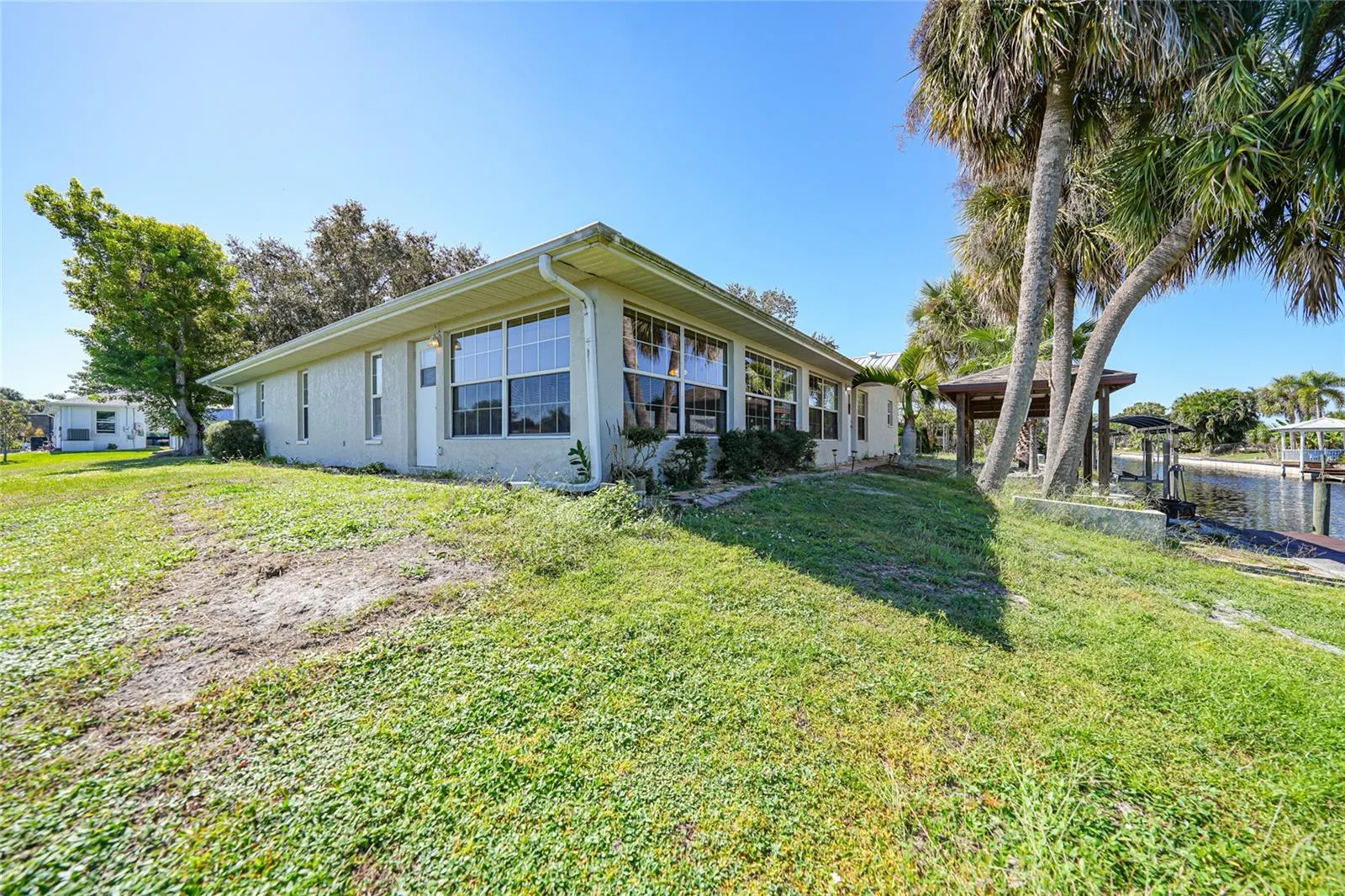 2037 PALM HARBOR TER