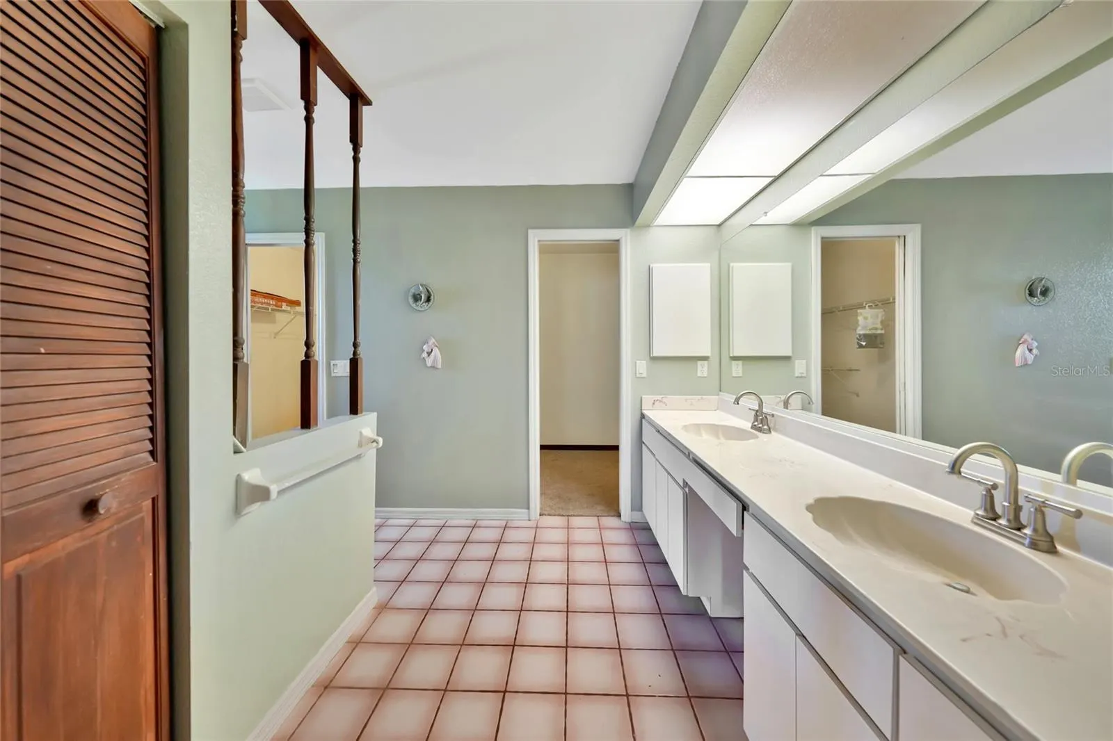 2037 PALM HARBOR TER