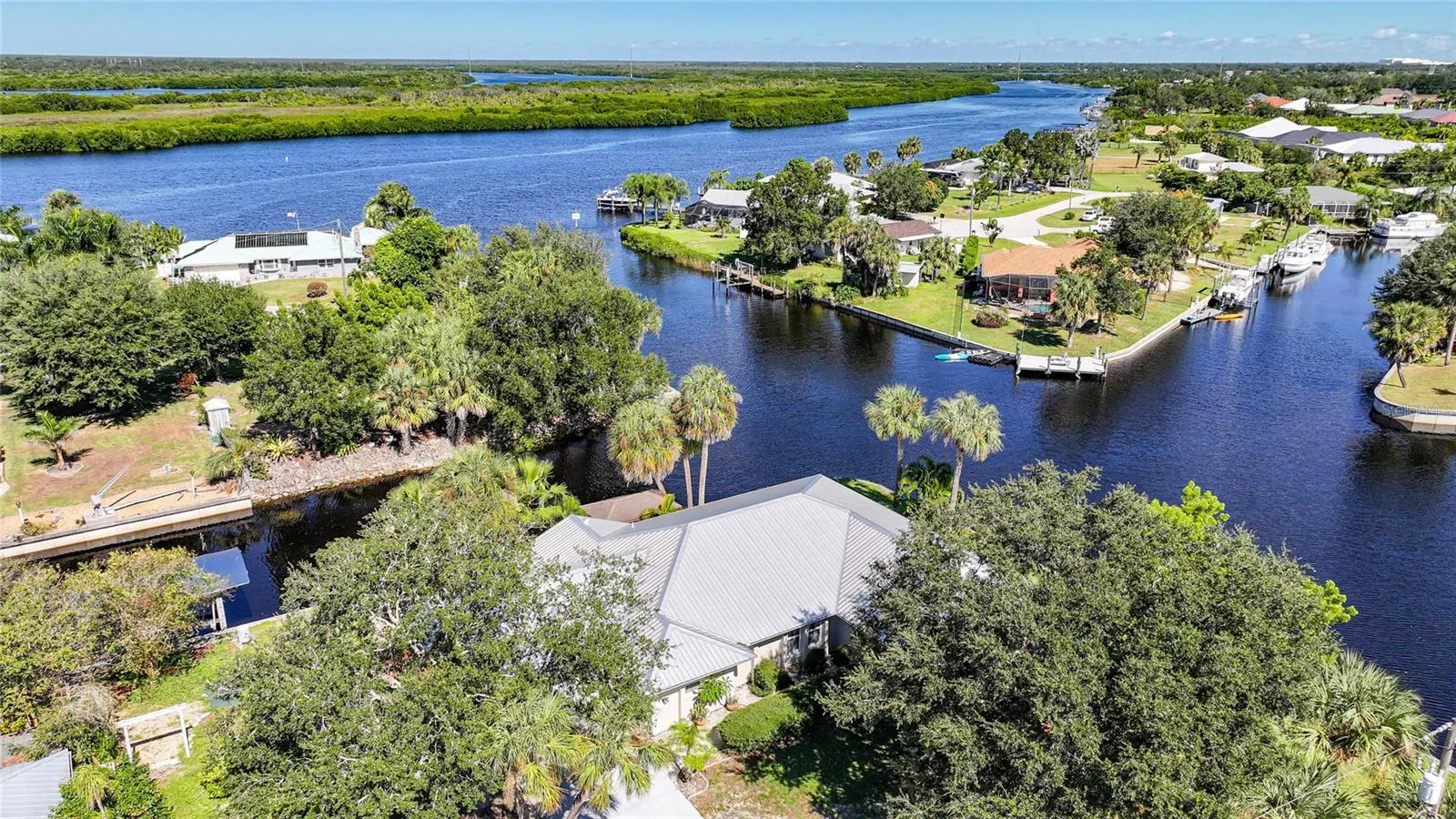 2037 PALM HARBOR TER