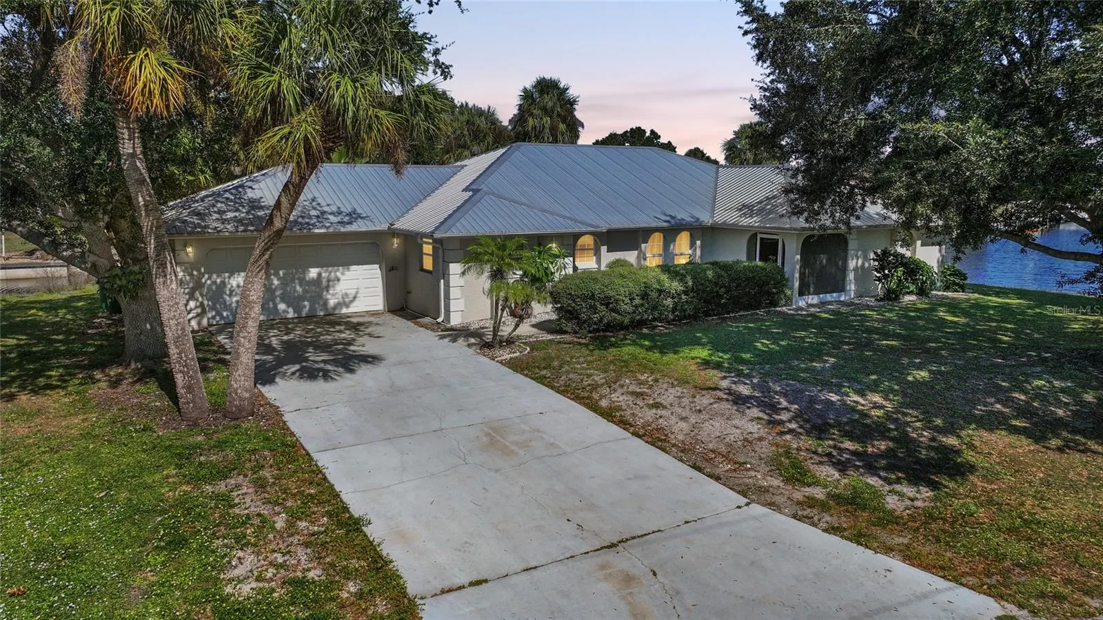 2037 PALM HARBOR TER