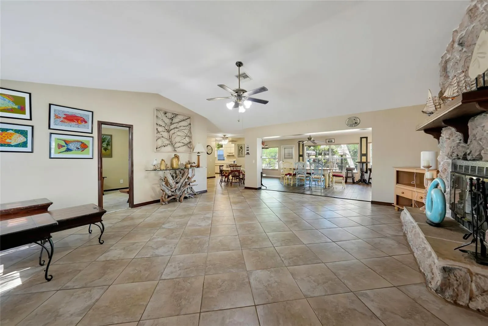 2037 PALM HARBOR TER