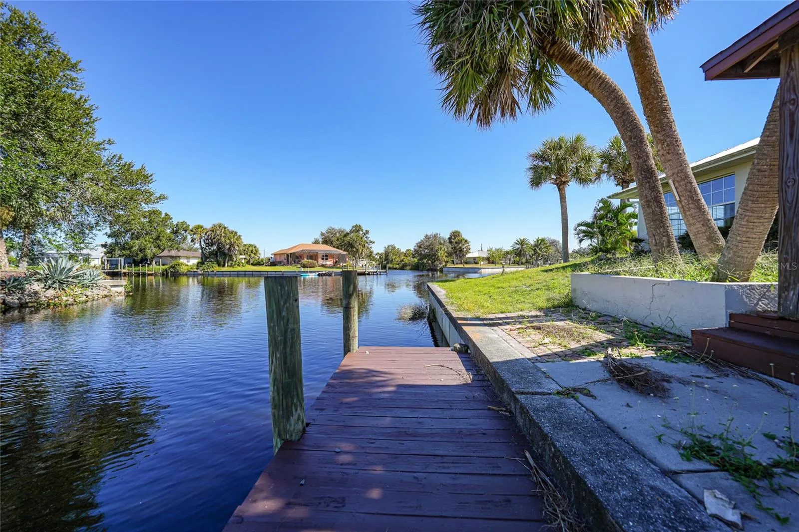 2037 PALM HARBOR TER
