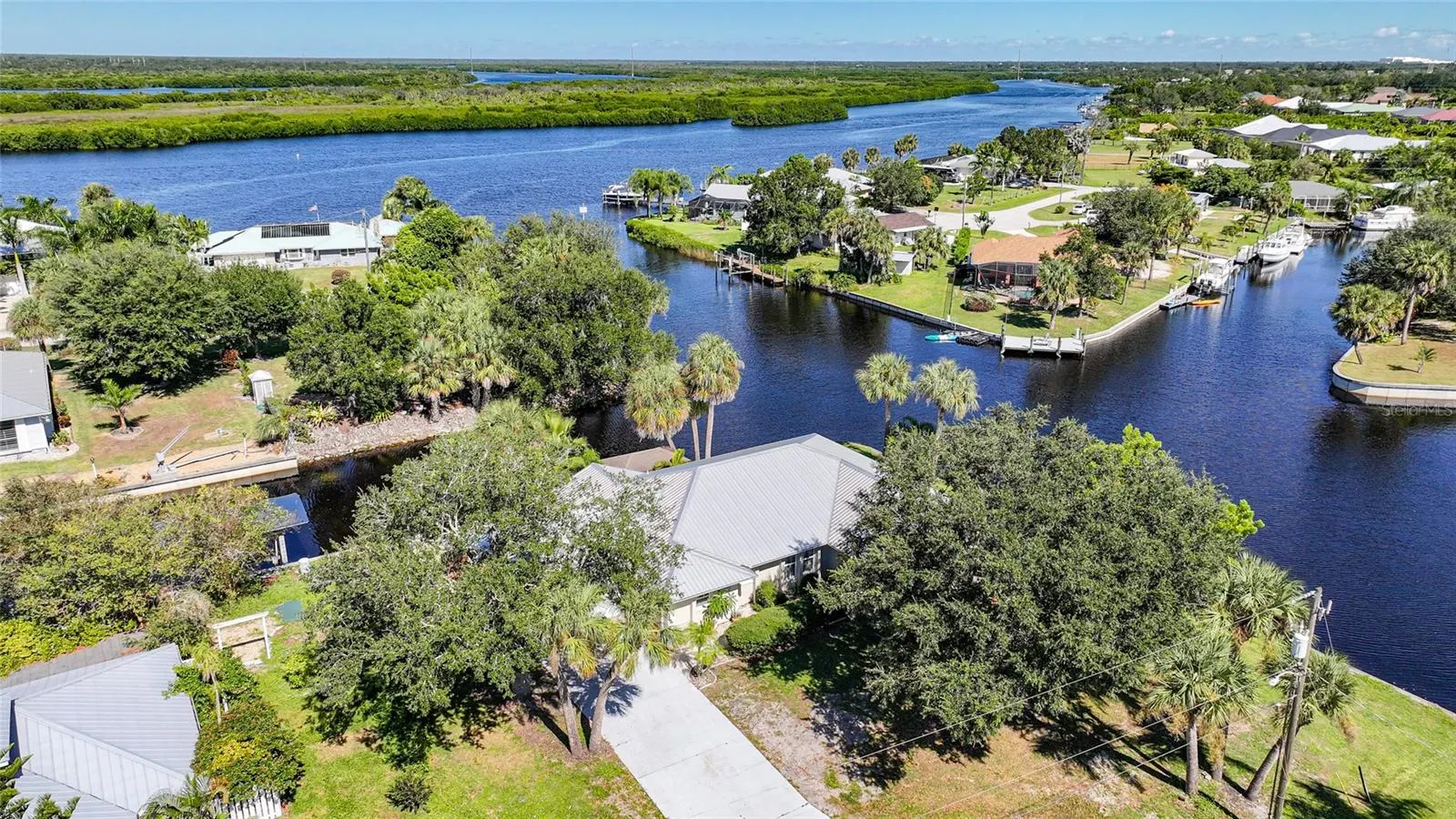 2037 PALM HARBOR TER