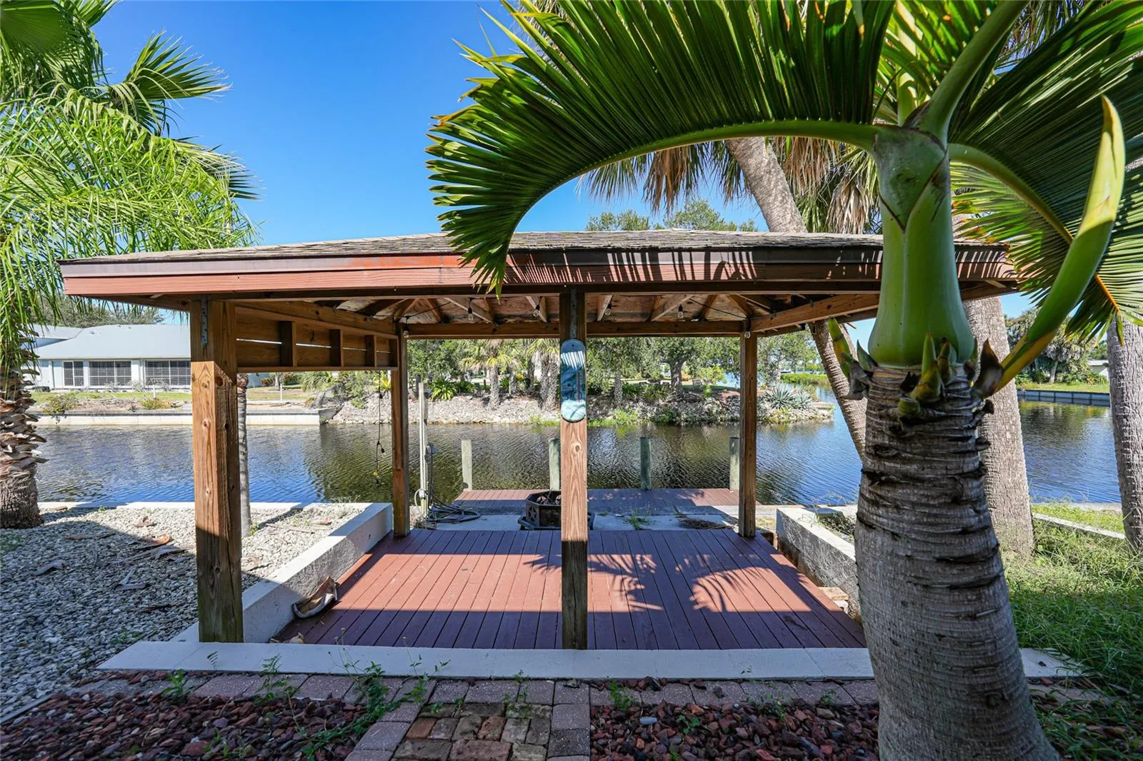 2037 PALM HARBOR TER