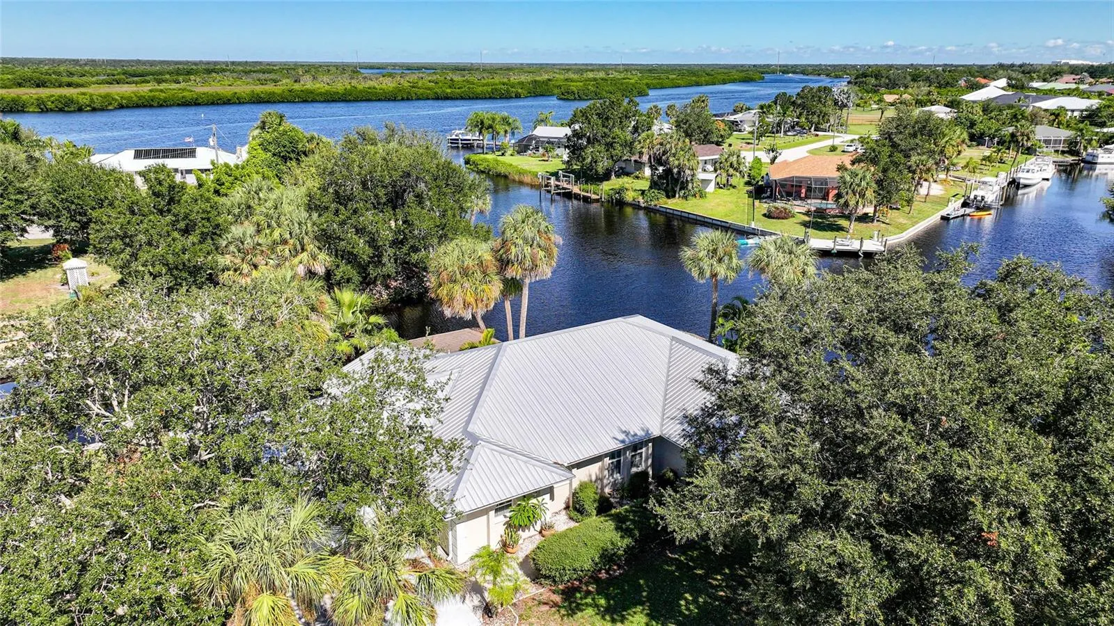 2037 PALM HARBOR TER