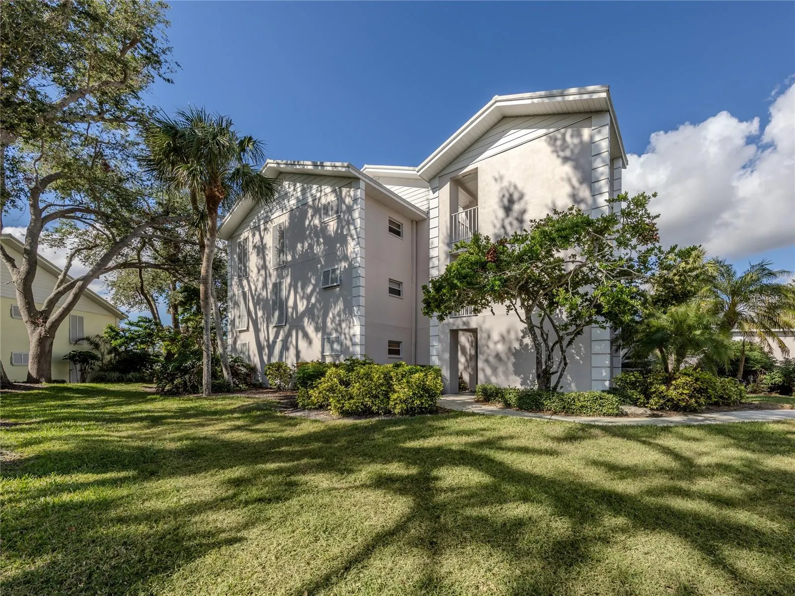 437 CERROMAR LN #312, #312