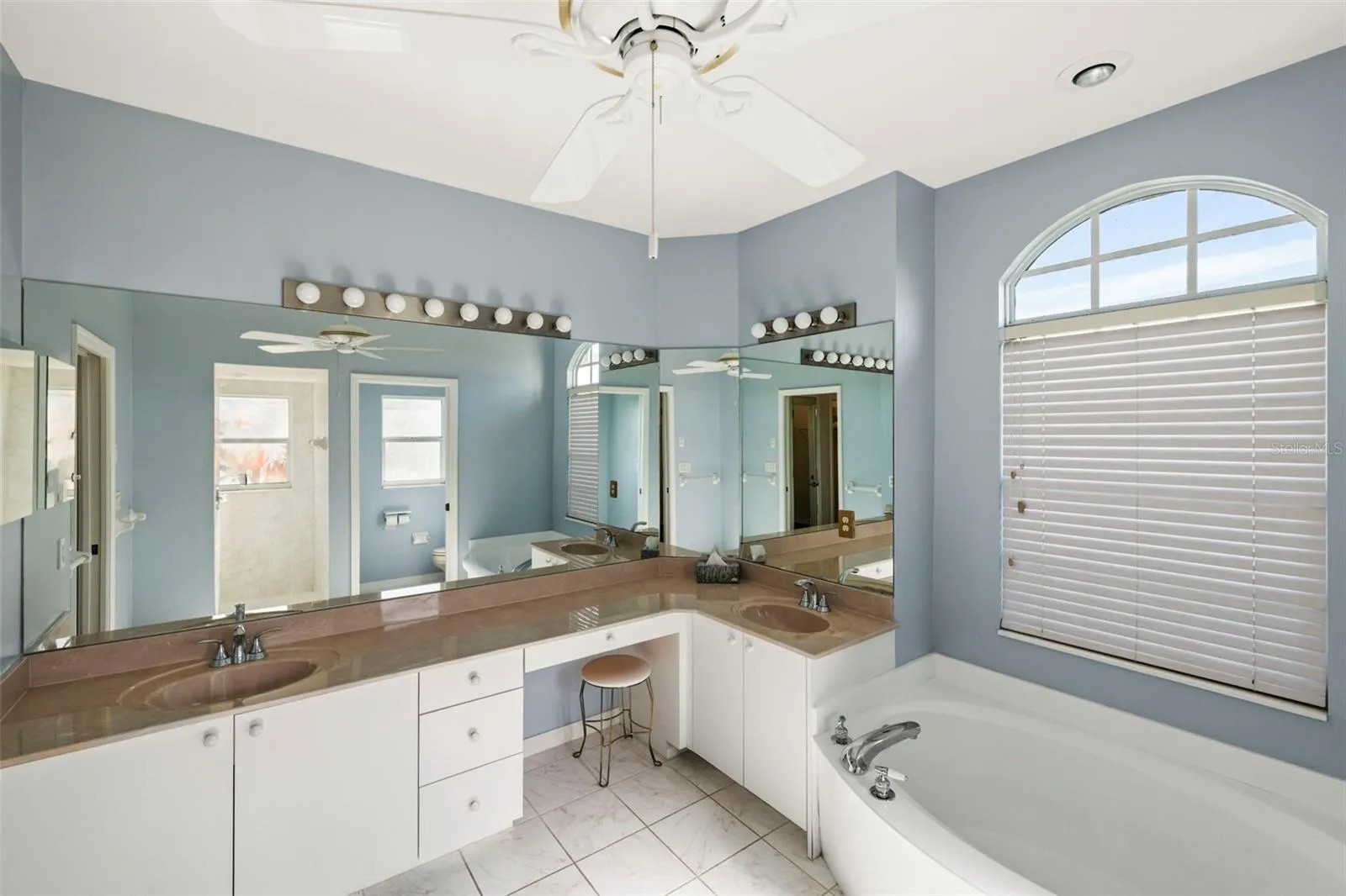 12942 SW KINGSWAY CIR