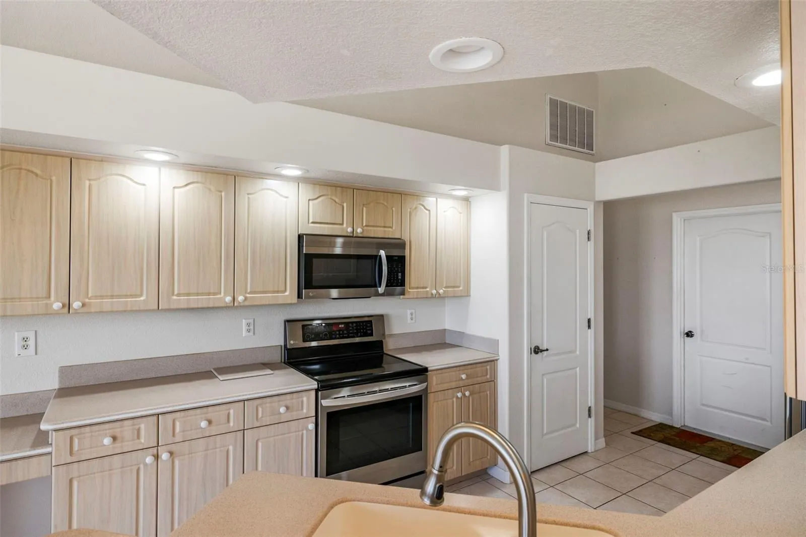 12942 SW KINGSWAY CIR