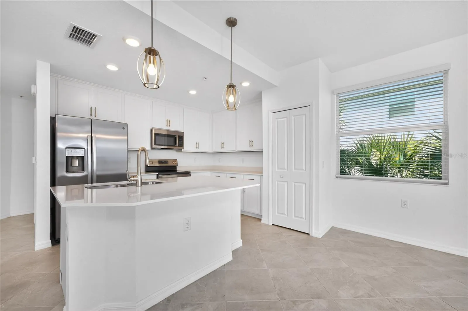 14141 HERITAGE LANDING BLVD #921 #921