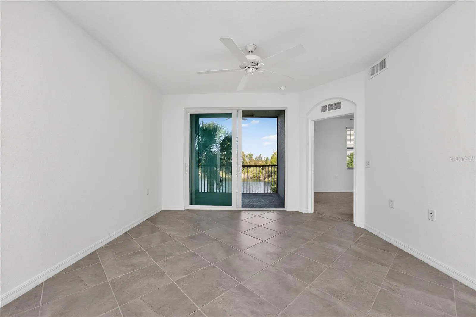 14141 HERITAGE LANDING BLVD #921 #921