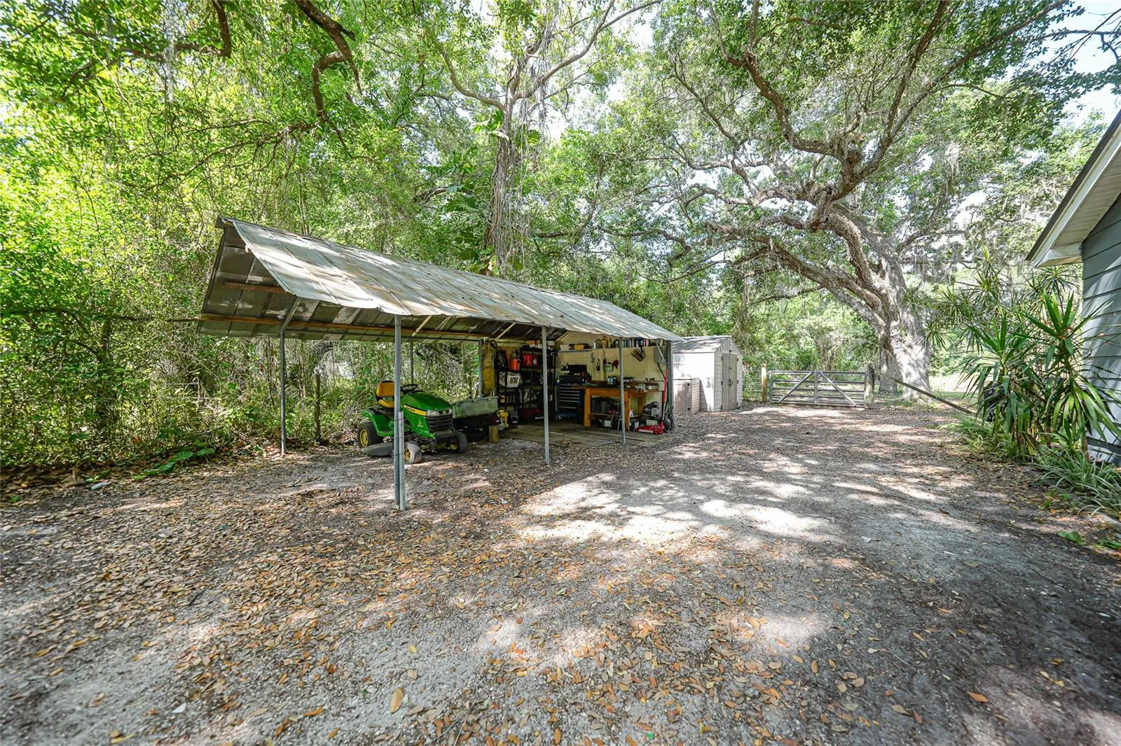 2403 SE POINTER AVE