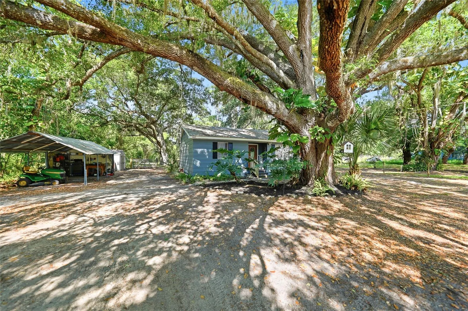 2403 SE POINTER AVE