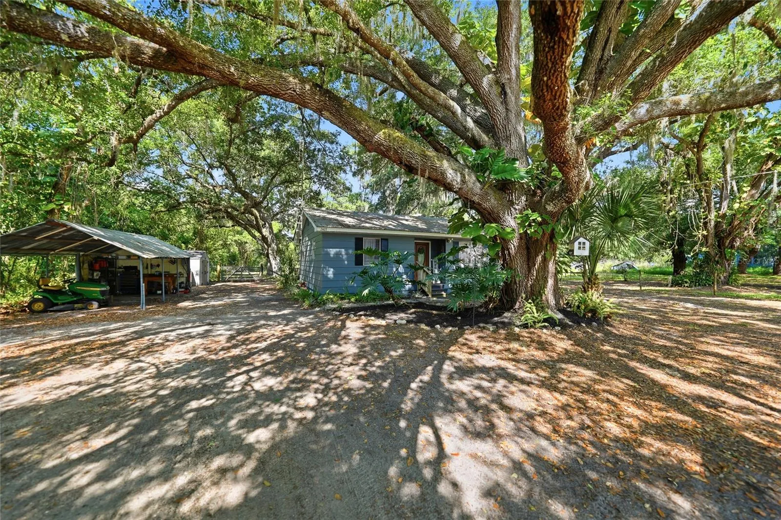 2403 SE POINTER AVE
