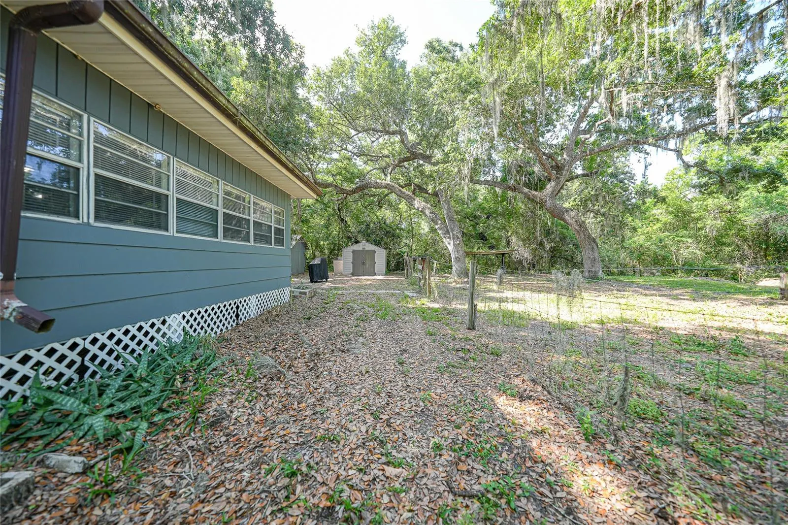 2403 SE POINTER AVE