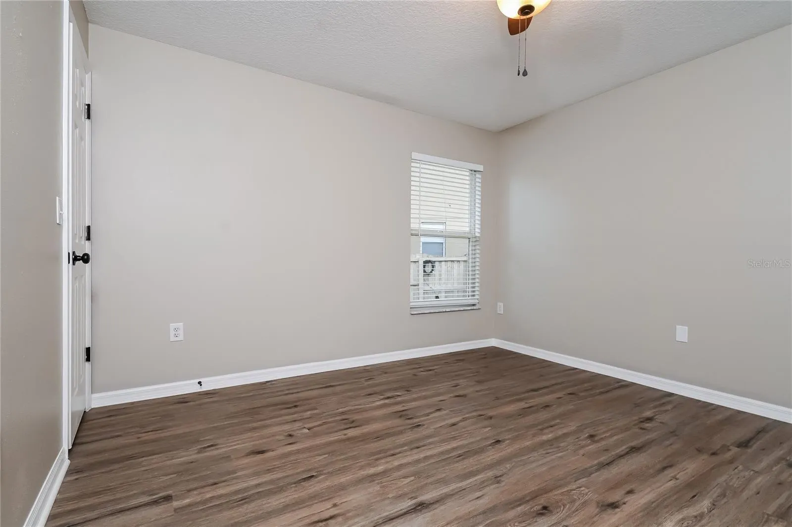 2221 MOUNTAIN MEADOW WAY